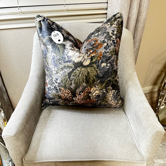 1-NWT CALLISTO HOME LUXURY VELVET FLORAL DESIGN DECORATIVE PILLOW - Picture 12 of 15